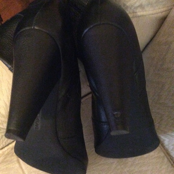 Antonio Melani leather black boots - Picture 4 of 8